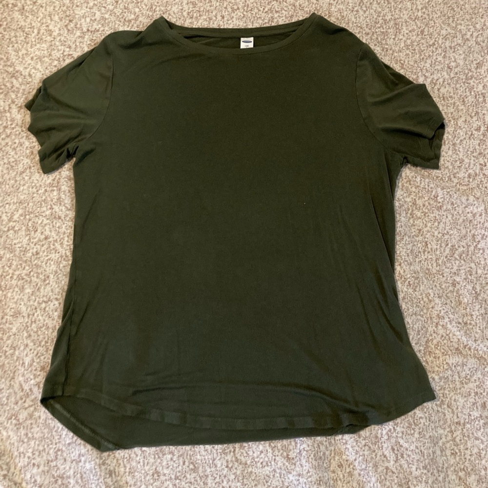 green flowy scoop neck tshirt, size L